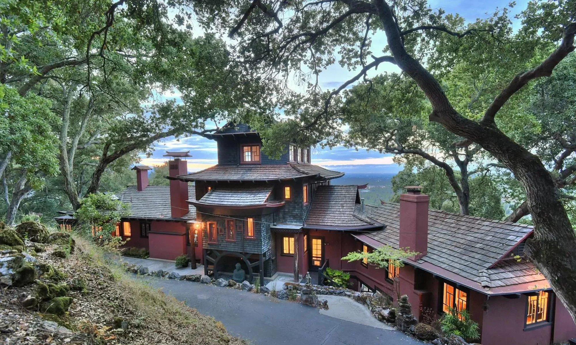 The type of house that inspired Disneyland.